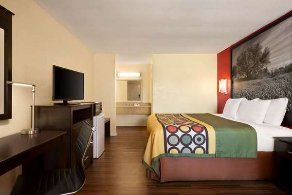  - Super 8 Motel Corsicana - I-45, Exit 231