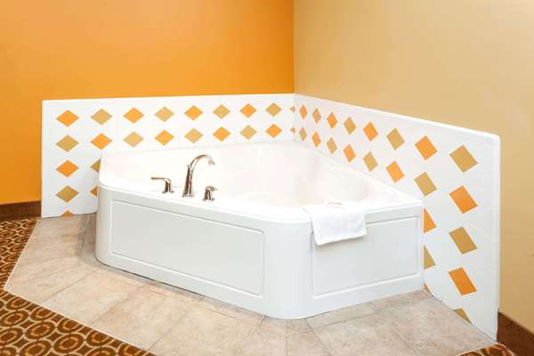 Suite - Microtel Inn by Wyndham Notre Dame South Bend