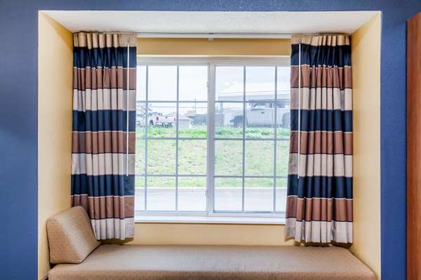  - Microtel Inn & Suites by Wyndham Dickson City - I-81, Exit 190