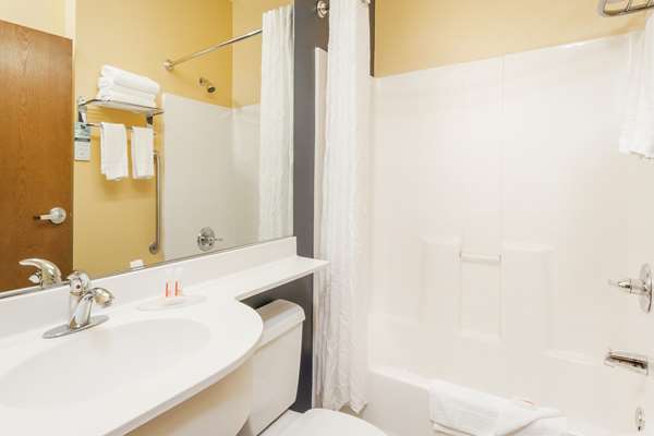  - Microtel Inn & Suites by Wyndham Dickson City - I-81, Exit 190