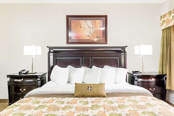 Suite - Ramada Hotel Olds