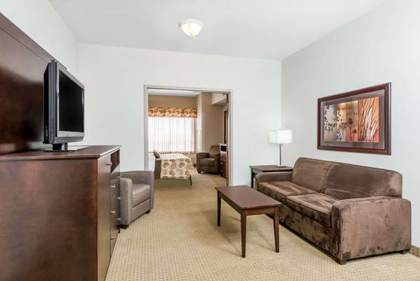 Suite - Ramada Hotel Olds