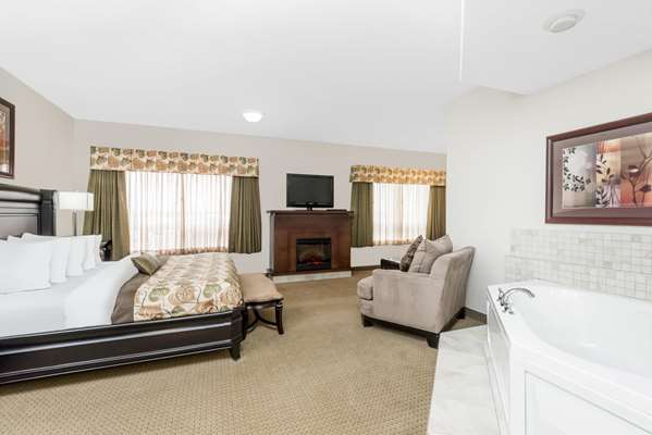 Suite - Ramada Hotel Olds