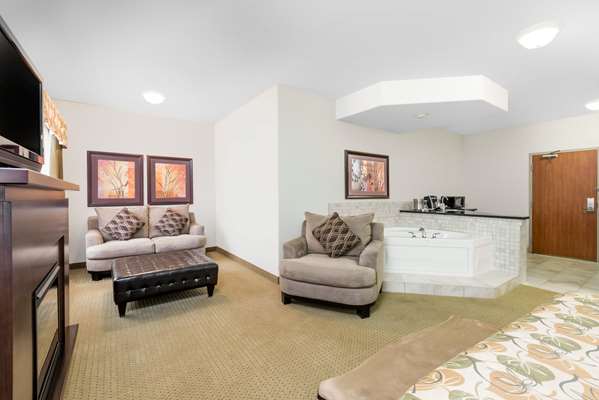 Suite - Ramada Hotel Olds