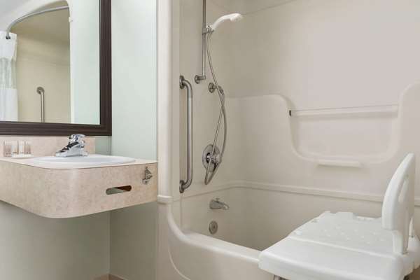  - Days Inn Miramichi