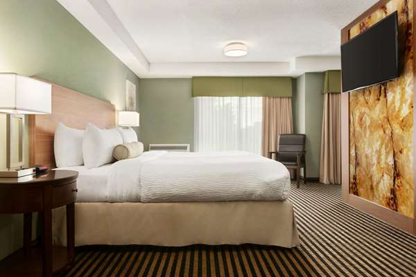 Suite - Days Inn Miramichi