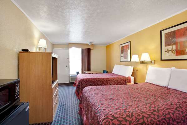  - Days Inn West Knoxville - I-40 & I-75, Exit 378