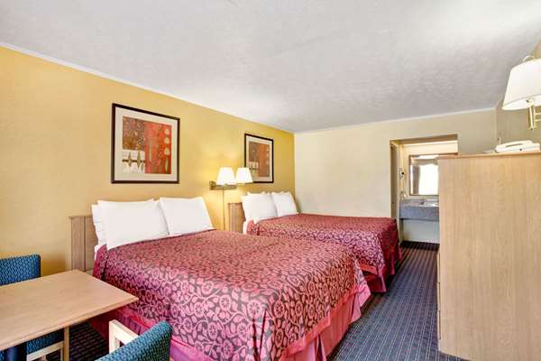  - Days Inn West Knoxville - I-40 & I-75, Exit 378