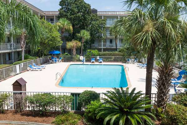 Pool - Days Inn New Orleans Airport Kenner