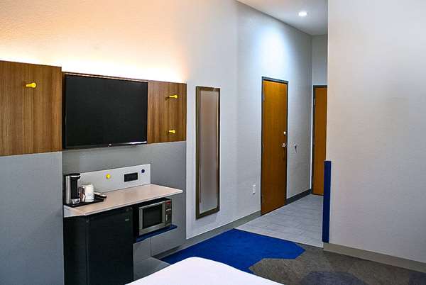  - Microtel Inn & Suites by Wyndham Opelika - I-85, Exit 58