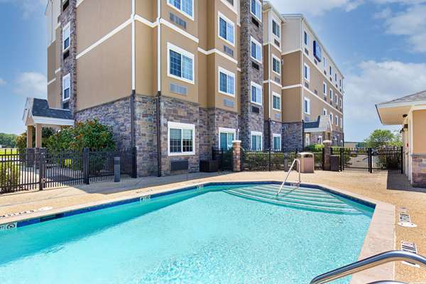 Pool - Microtel Inn & Suites by Wyndham Opelika - I-85, Exit 58
