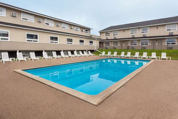 Pool - Days Inn Fredericton