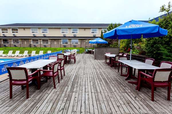 Pool - Days Inn Fredericton