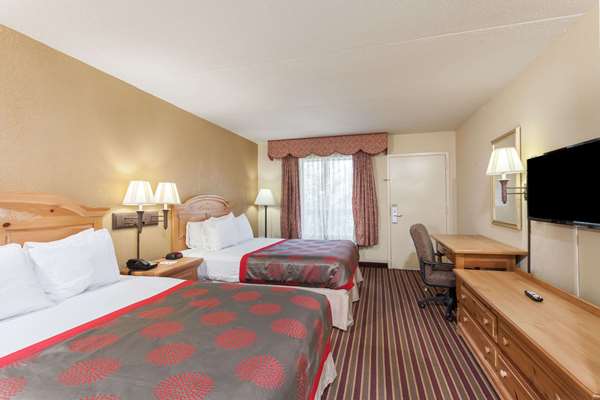  - Ramada Hotel Lebanon - I-40, Exit 238