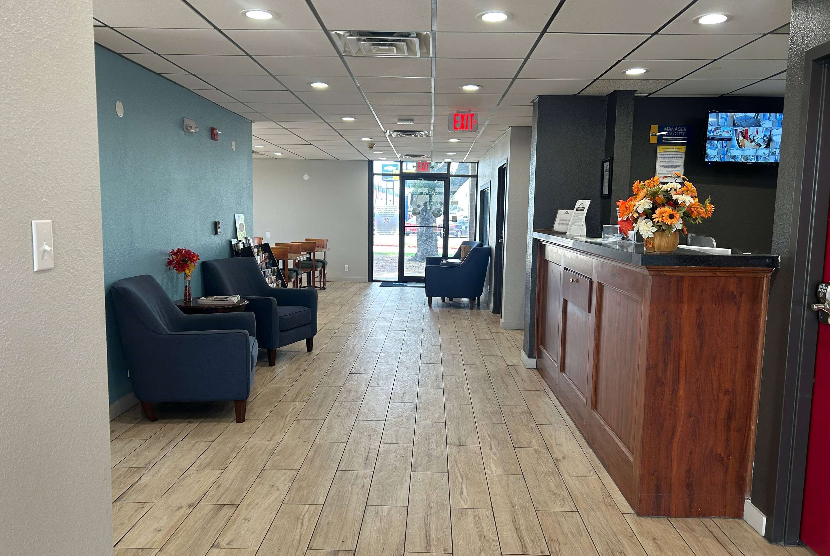 Lobby | Days Inn by Wyndham Killeen Fort Hood