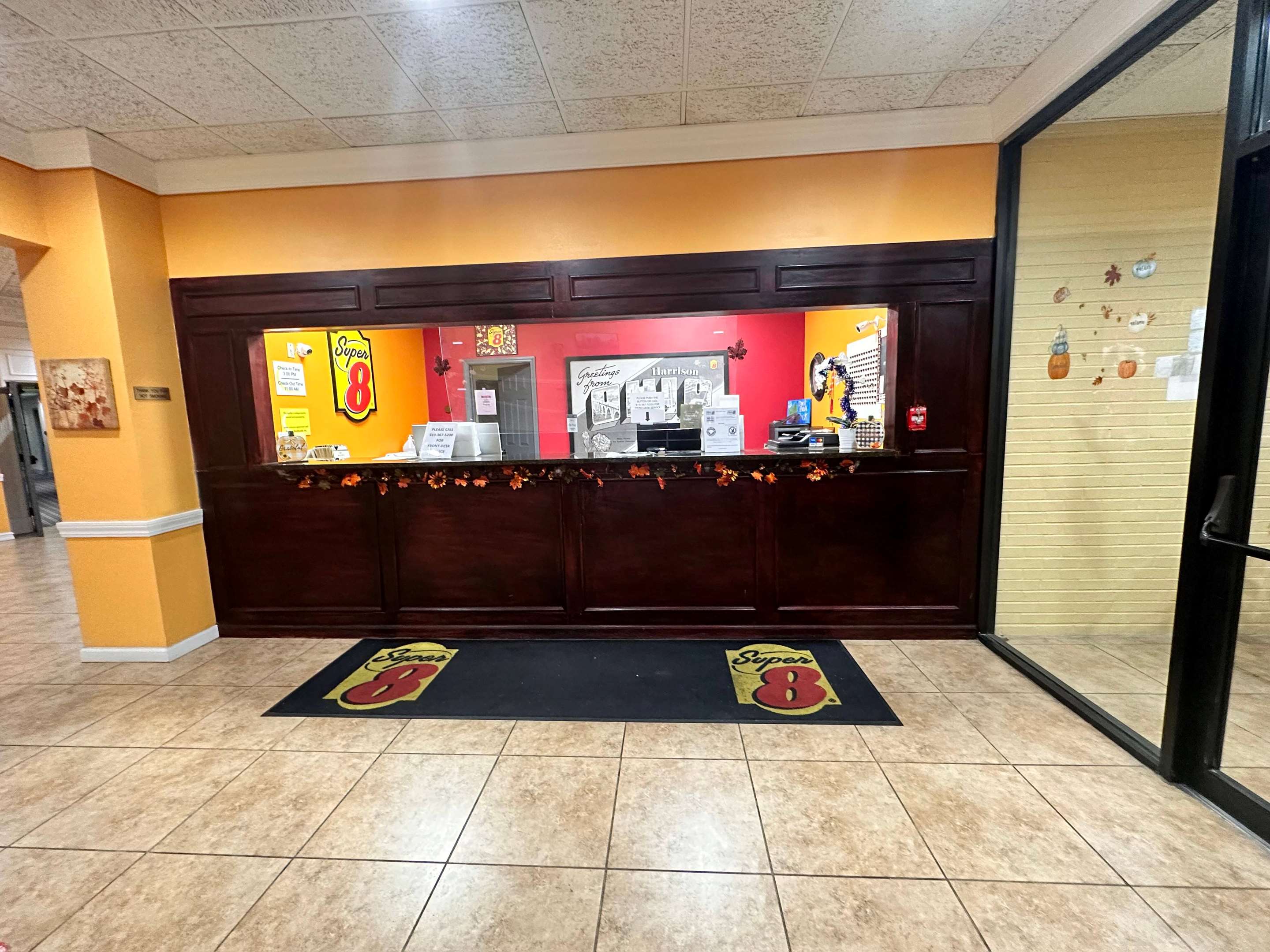 Lobby | Super 8 by Wyndham Harrison OH