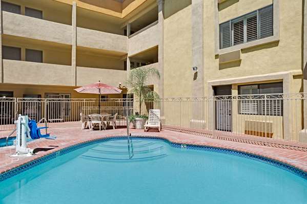Pool - Days Inn West Covina - I-10, Exit 37A