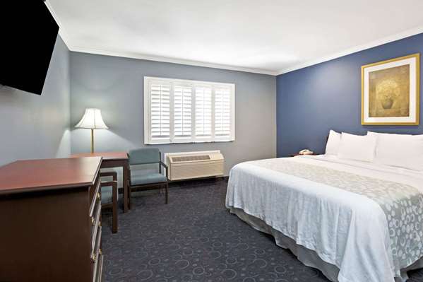  - Days Inn West Covina - I-10, Exit 37A