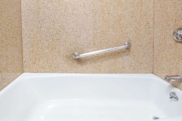  - Days Inn West Covina - I-10, Exit 37A