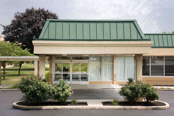 Exterior view - Days Inn & Suites York