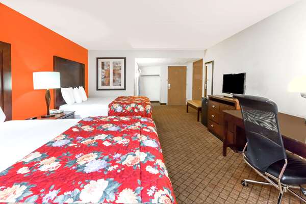  - Ramada Hotel & Conference Center Lansing - I-69 & I-96, Exit 93