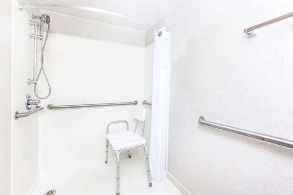  - Ramada Hotel & Conference Center Lansing - I-69 & I-96, Exit 93