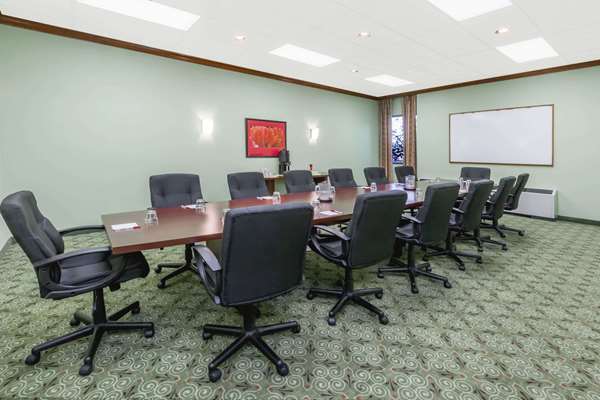  - Ramada Hotel & Conference Center Lansing - I-69 & I-96, Exit 93