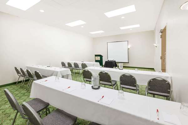  - Ramada Hotel & Conference Center Lansing - I-69 & I-96, Exit 93