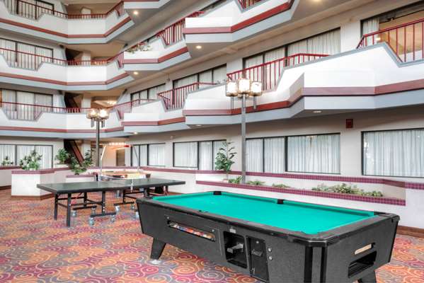 Recreation - Howard Johnson Inn Lima - I-75, Exit 125