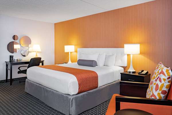  - Howard Johnson Inn Lima - I-75, Exit 125