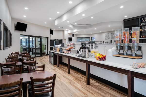  - Howard Johnson Inn Lima - I-75, Exit 125