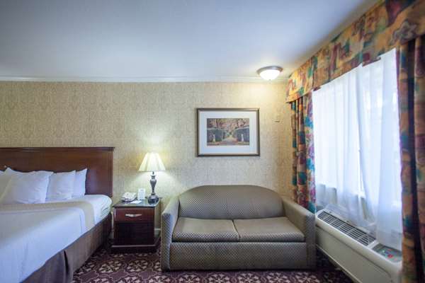  - Days Inn Shenandoah - I-45, Exit 77