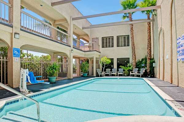 Pool - Baymont Inn & Suites LAX Lawndale