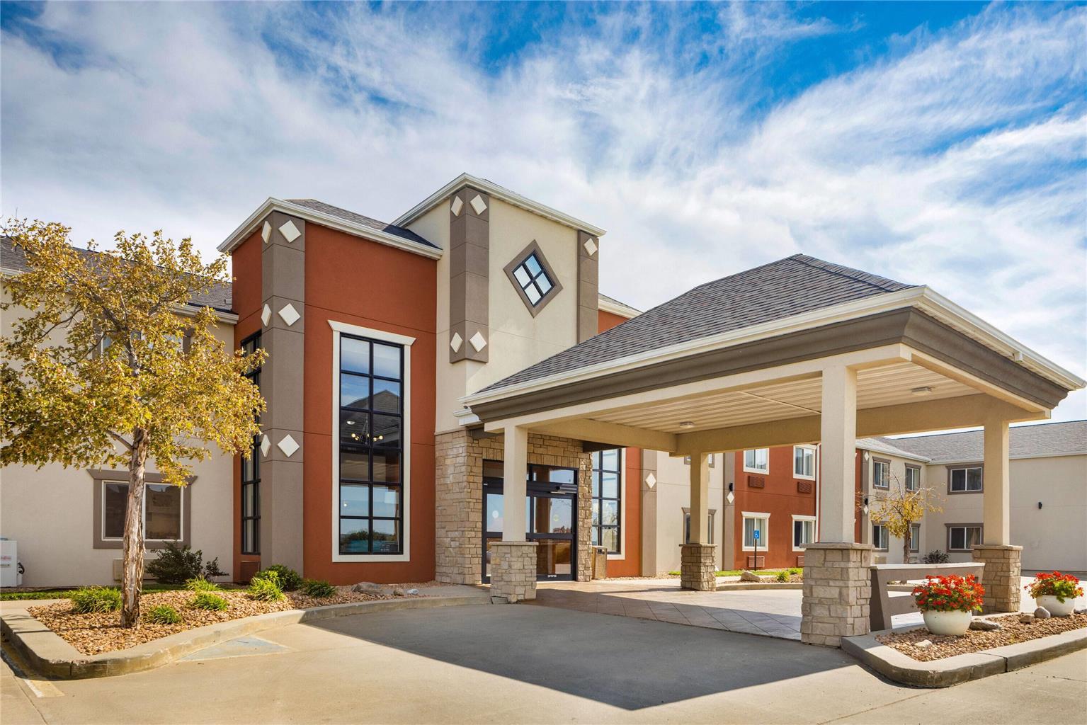 Howard Johnson Inn and Suites Oacoma