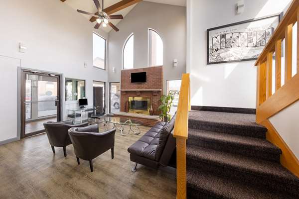  - Super 8 Motel Airport Kansas City - I-29, Exit 13