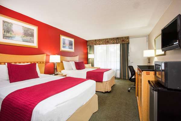  - Ramada Hotel Warner Robins - I-75, Exit 146