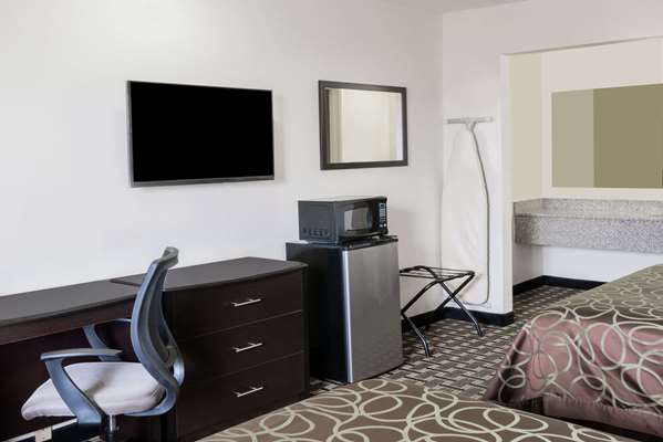  - Knights Inn Slaton