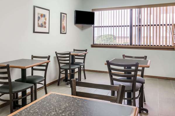 Amenities - Knights Inn Slaton