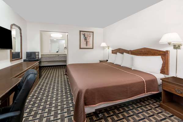  - Knights Inn Slaton