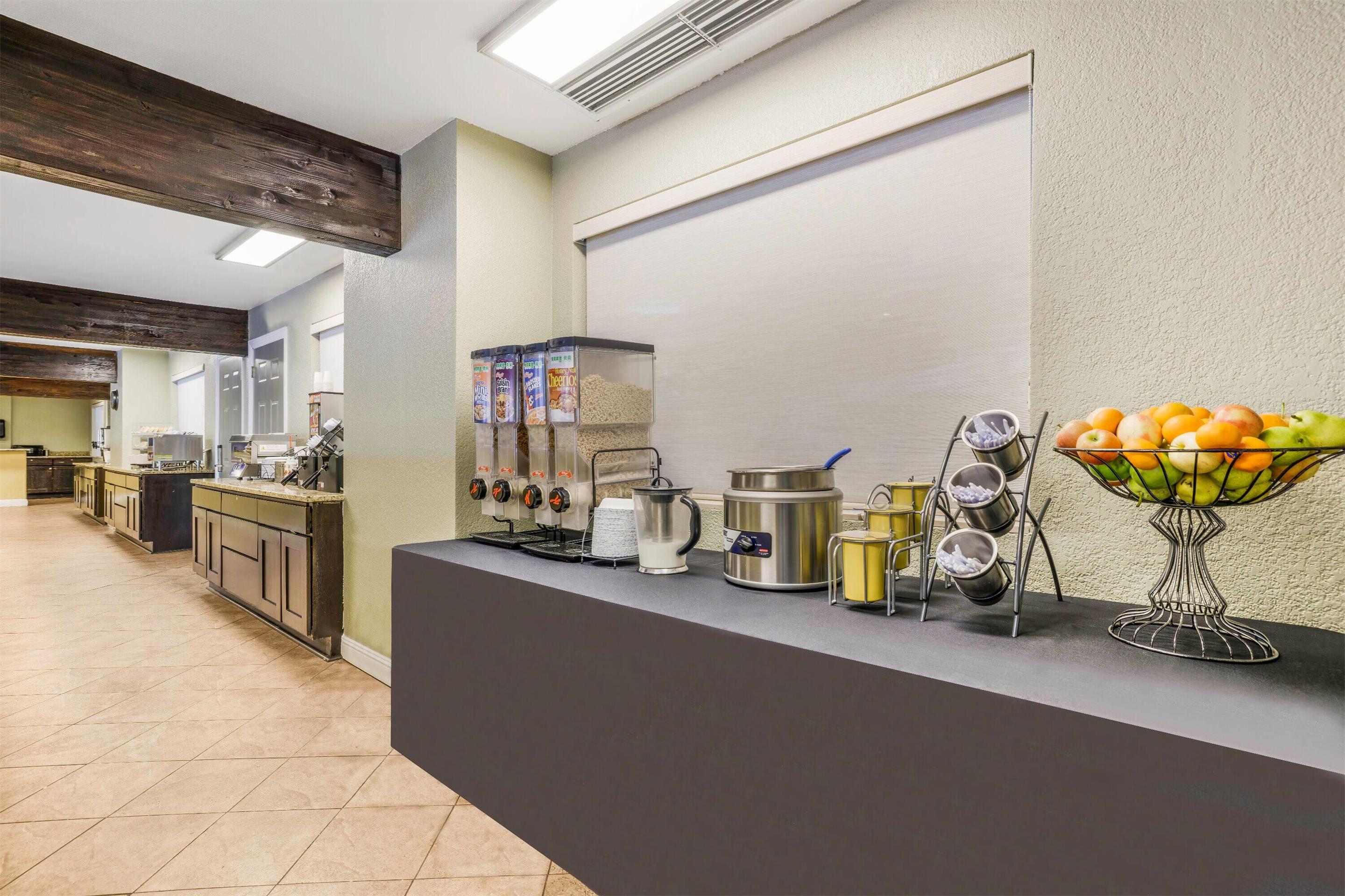 Breakfast Area | Baymont by Wyndham Cortez