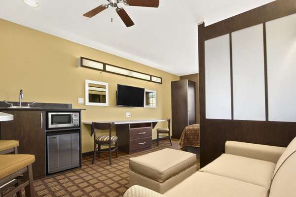 Suite - Microtel Inn & Suites by Wyndham Buda - I-35, Exit 220