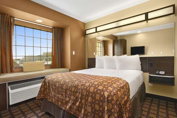  - Microtel Inn & Suites by Wyndham Buda - I-35, Exit 220