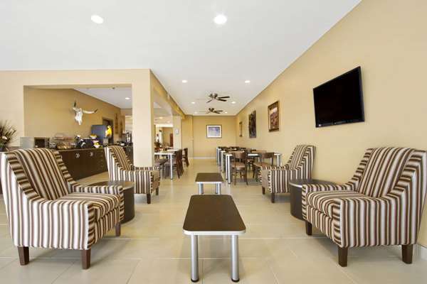  - Microtel Inn & Suites by Wyndham Buda - I-35, Exit 220