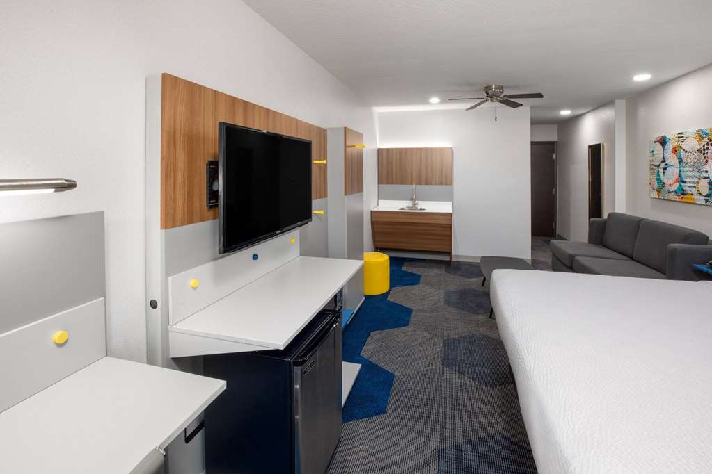 MICROTEL INN & SUITES BY WYNDHAM BU-guestroom-Guest Room,Suite,On-Site.jpg