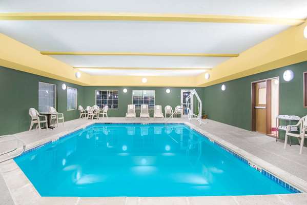 Pool - Days Inn Ellis - I-70, Exit 145