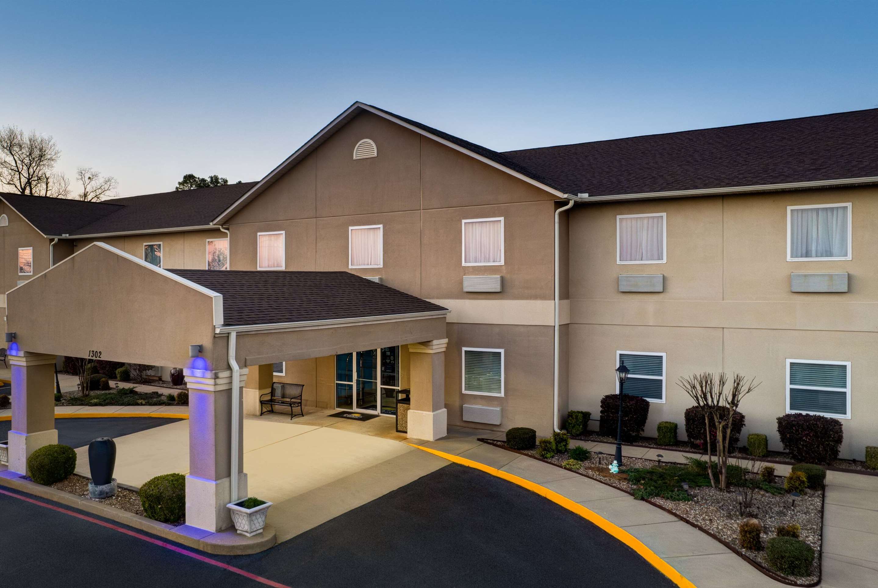 Exterior | Days Inn & Suites by Wyndham Cabot