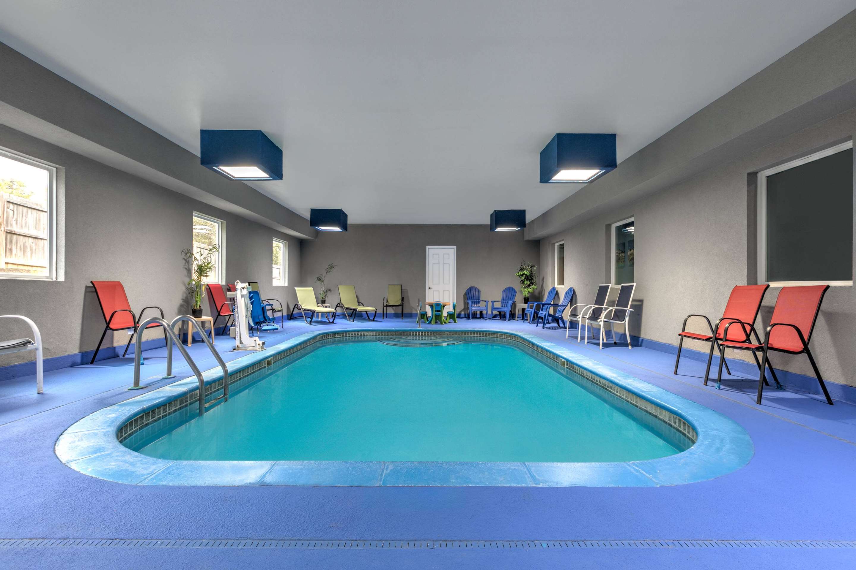 Pool - indoor | Days Inn & Suites by Wyndham Cabot