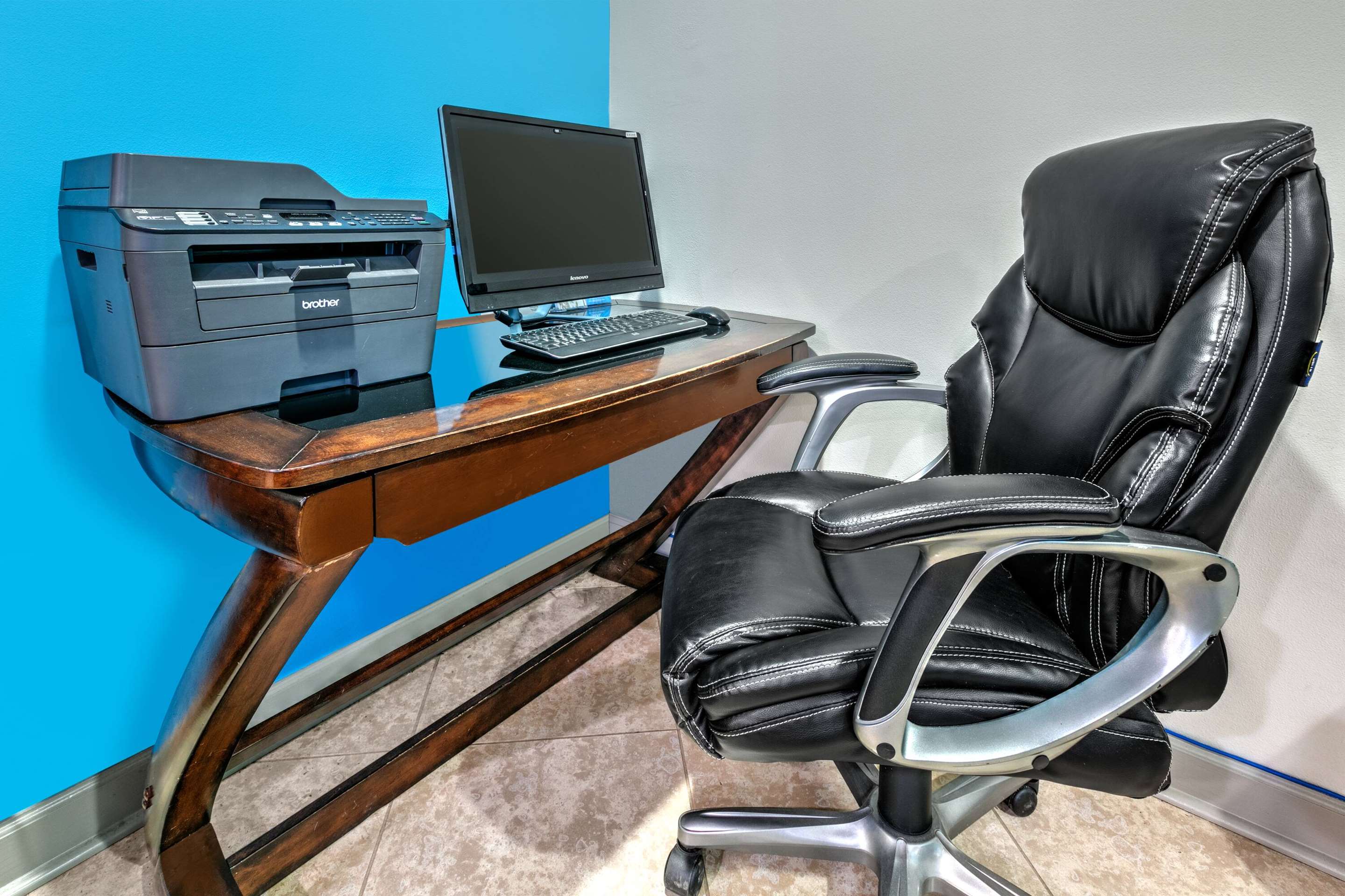Business Center | Days Inn & Suites by Wyndham Cabot
