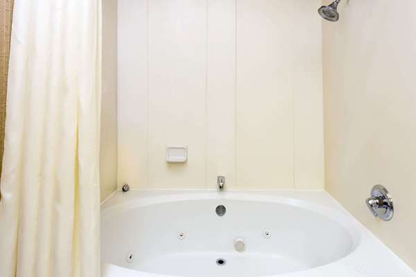  - Super 8 Hotel Freeport