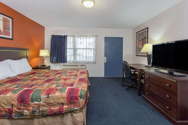 Suite - Knights Inn Arcadia